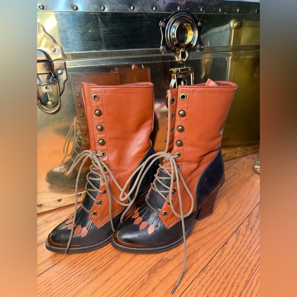 Jeffery Campbell Ibiza Elegant Two-Tone Lace-Up Women's Boots 6.5 - Picture 3 of 9